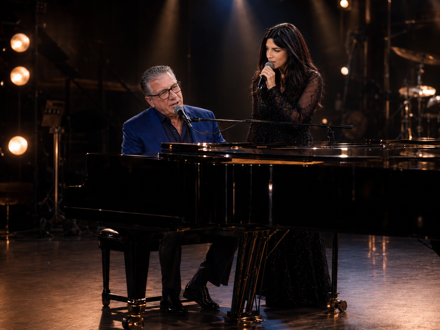 Sabrina Guida durante una performance live al pianoforte